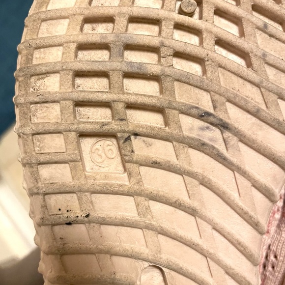 Yeezy Style Shoes , Size 36, Fit 35.5 ~ 36, US 5.5 - Picture 5 of 6